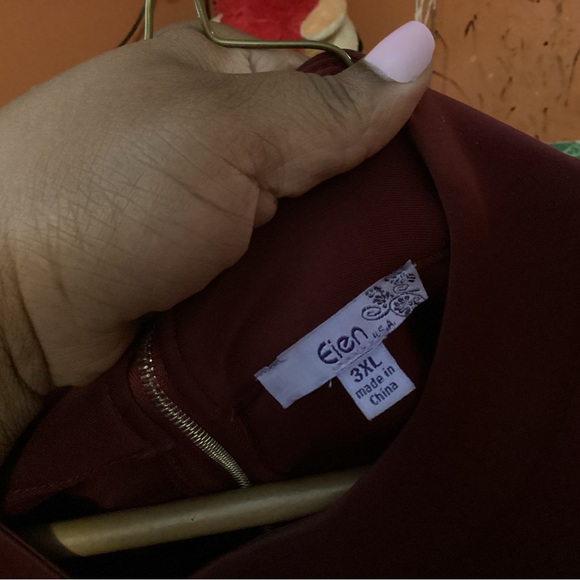 Beautiful custom outfit - Picture 4 of 4